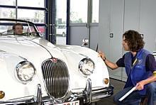 Besonders beim Oldtimer lohnt sich Wintervorsorge, damit es auch künftig keine Beanstandungen durch den Fachmann gibt. Foto: TÜV Süd/auto-reporter.net